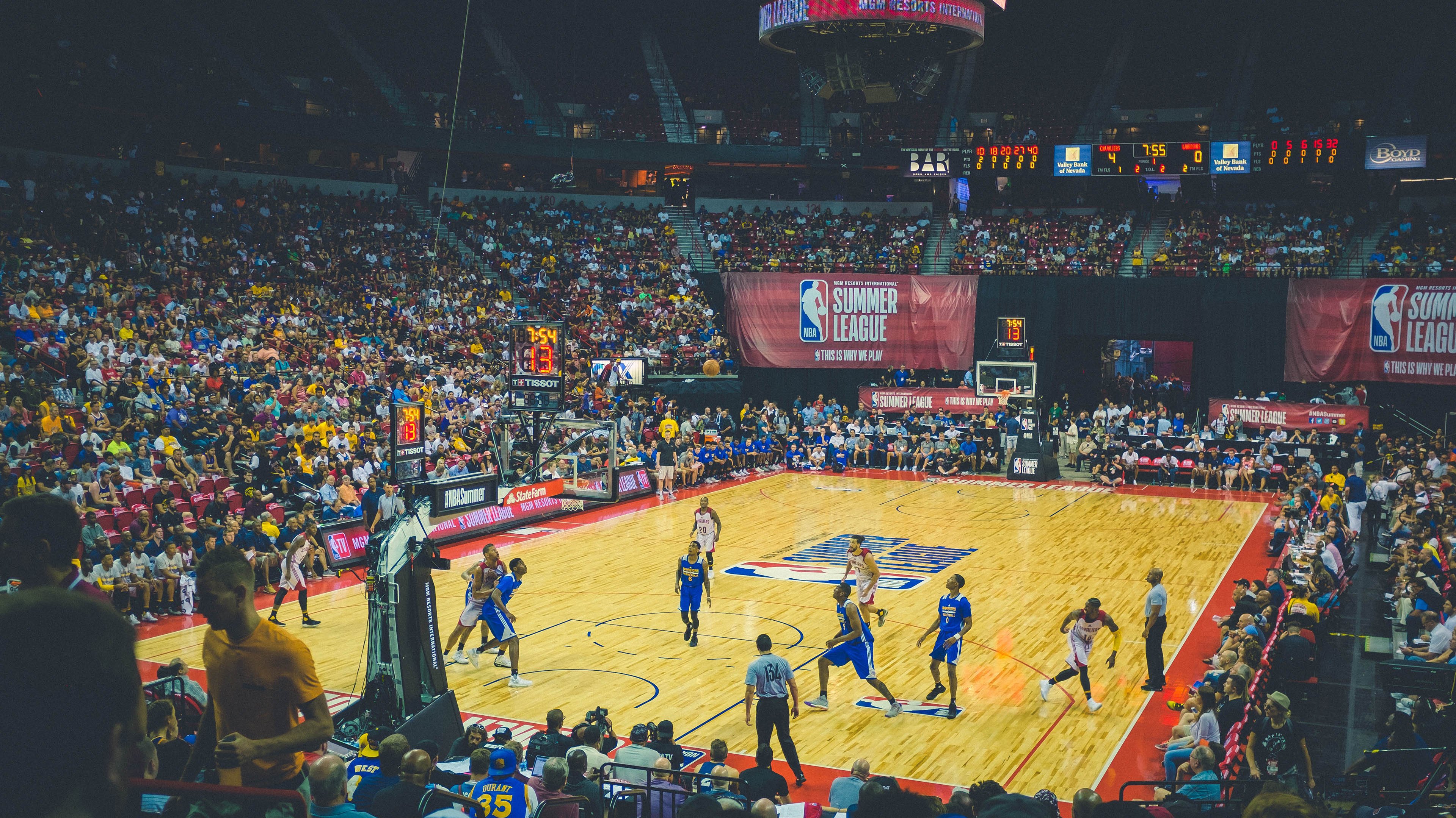 足球联赛最新战况